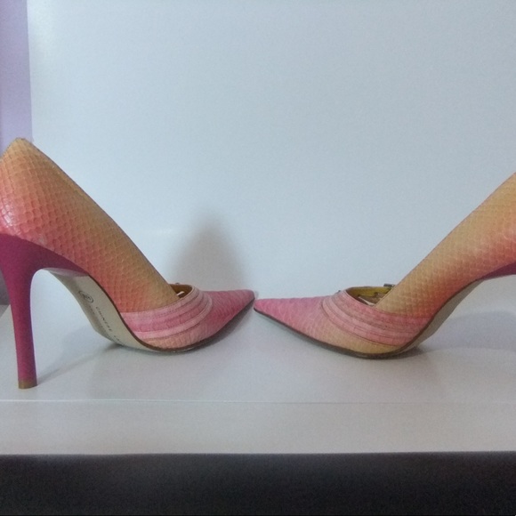 Chinese Laundry stiletto. Size 8. - Picture 2 of 8